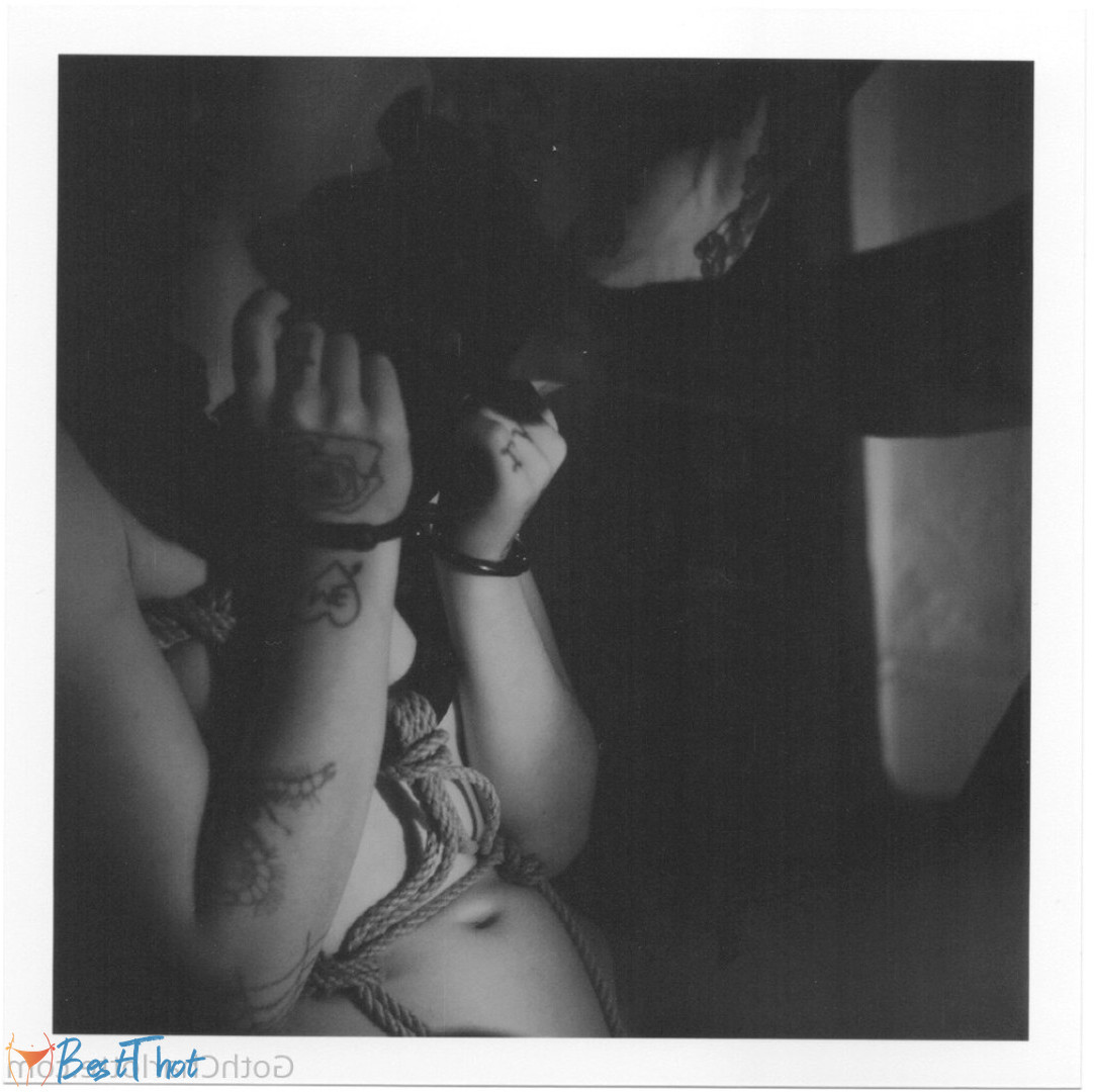 Photo by gothcharlotte published on December 19,2024 23:08:14 - BestThots