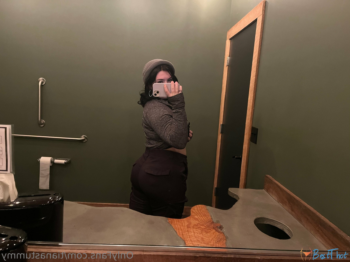 tianastummy #9424914