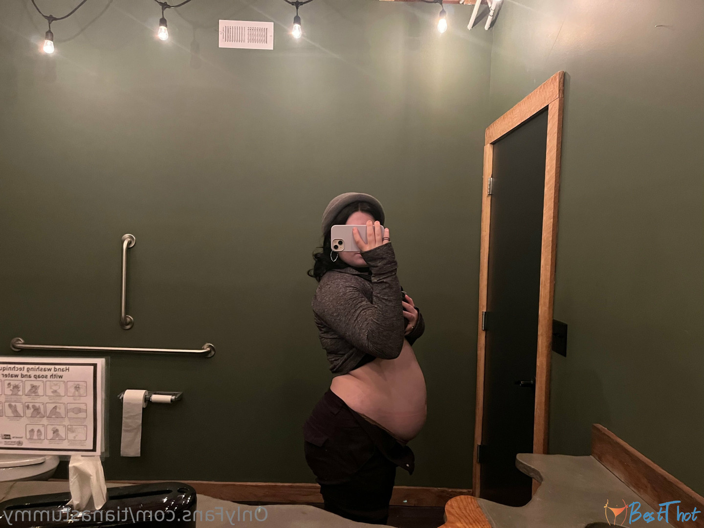 tianastummy #9424958