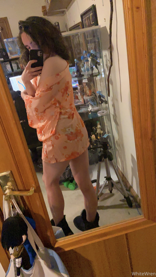 Photo by xwhitewrenx published on May 15,2023 20:27:02 - BestThots