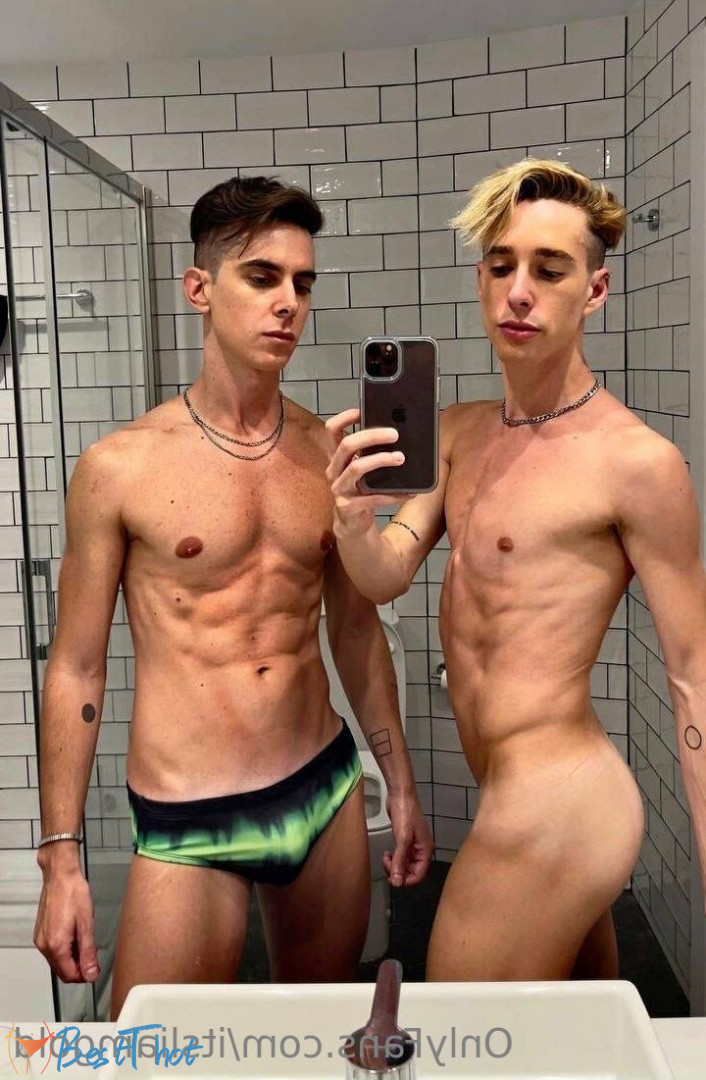 Photo by itsliamgold published on December 13,2024 16:03:32 - BestThots