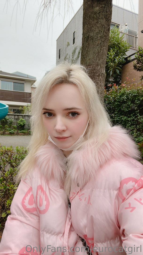 Photo by eurocatgirl published on October 11,2023 16:49:33 - BestThots