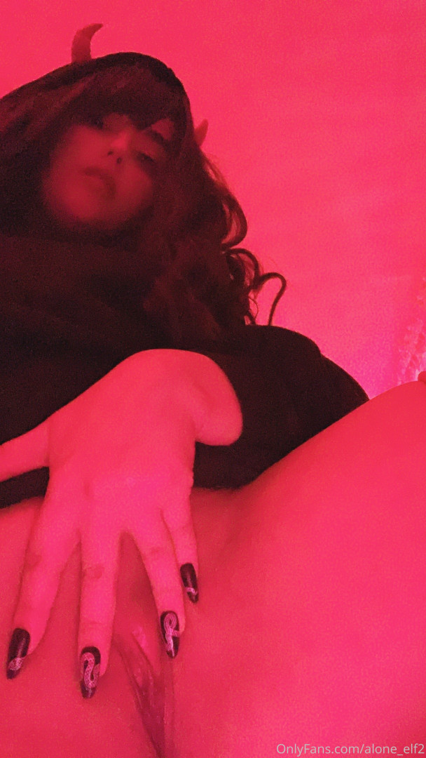 Photo by allein.grrrl published on June 11,2023 17:49:44 - BestThots