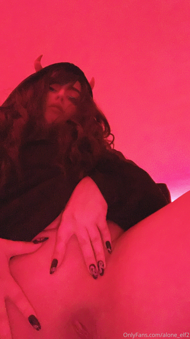 Photo by allein.grrrl published on June 11,2023 17:50:52 - BestThots