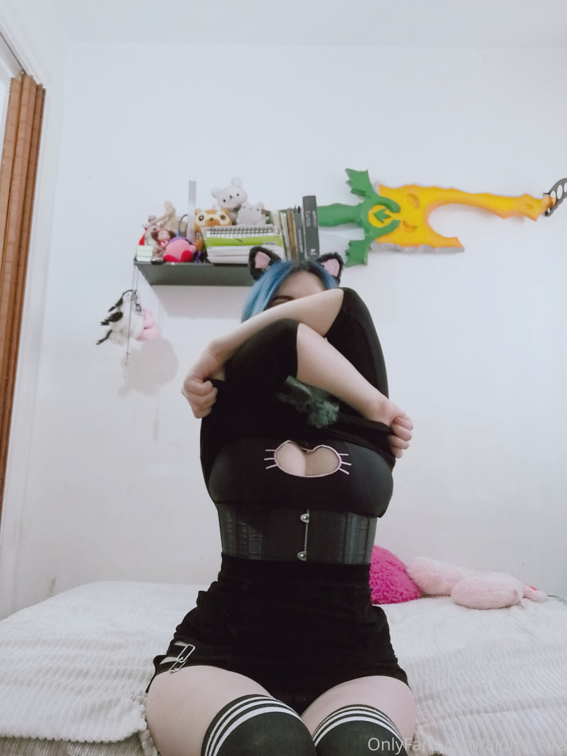 Photo by allein.grrrl published on June 11,2023 17:52:22 - BestThots