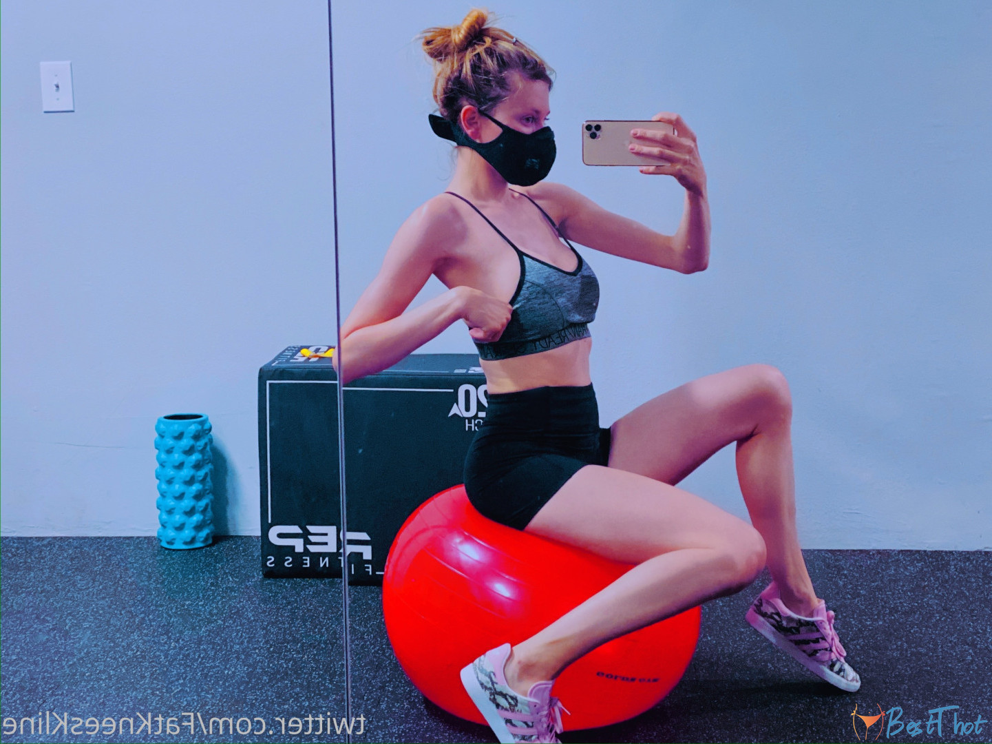 Photo by thot_thoughts published on December 18,2024 00:06:58 - BestThots