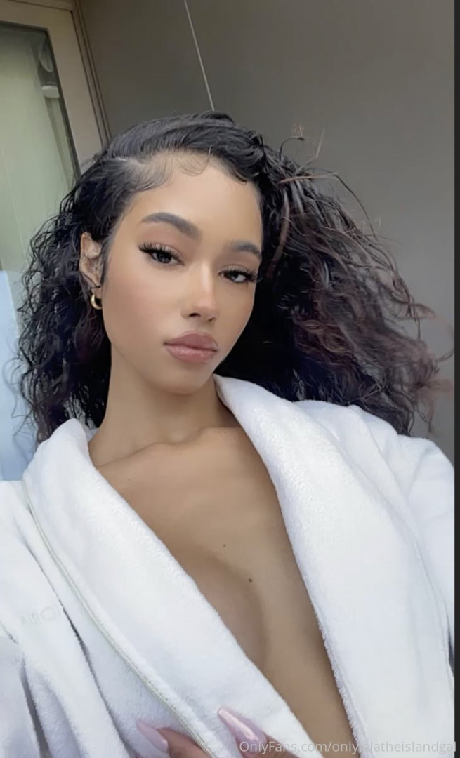 Photo by onlylalatheislandgal published on May 19,2023 19:19:17 - BestThots