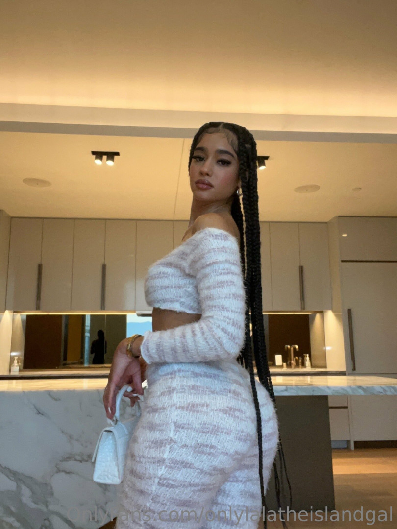 Photo by onlylalatheislandgal published on May 19,2023 19:19:37 - BestThots