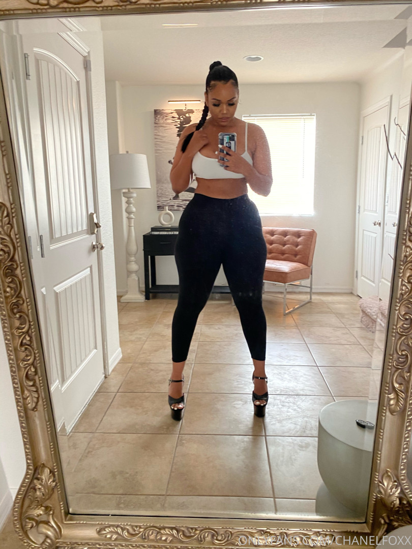 Photo by chanelfoxx published on August 23,2023 22:11:22 - BestThots