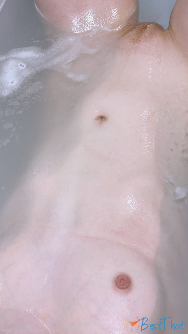 Photo by the-shy-ginger published on December 14,2024 10:04:51 - BestThots