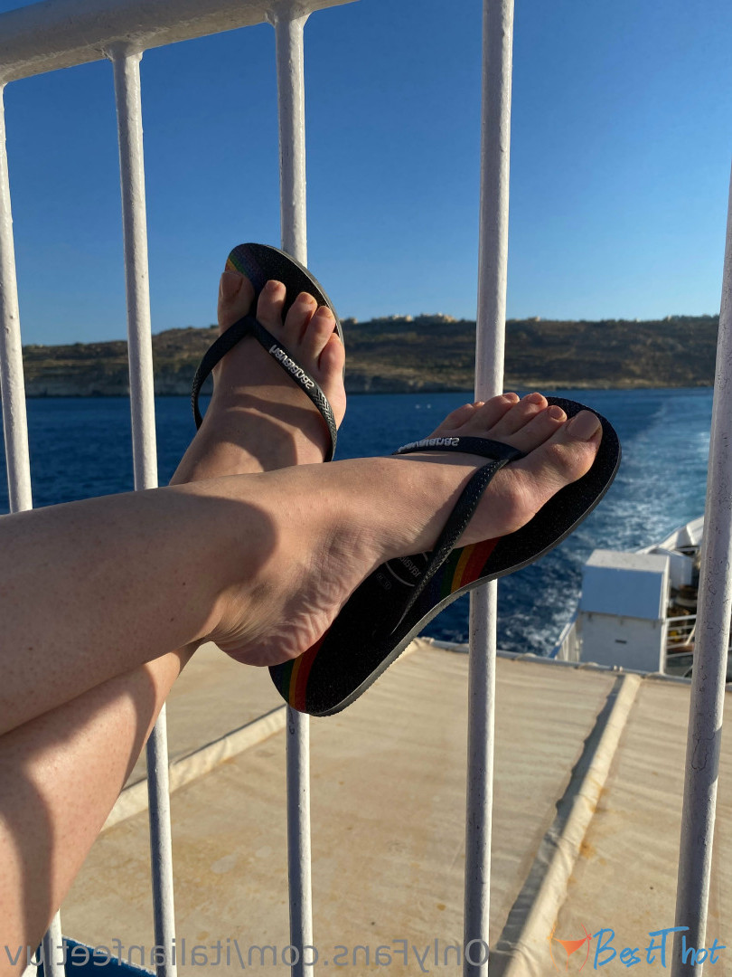 Photo by italianfeetluv published on December 10,2024 17:15:25 - BestThots