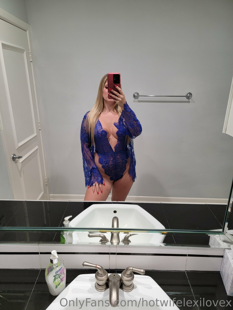 Photo by hotwifelexilovex published on November 2,2023 05:50:52 - BestThots