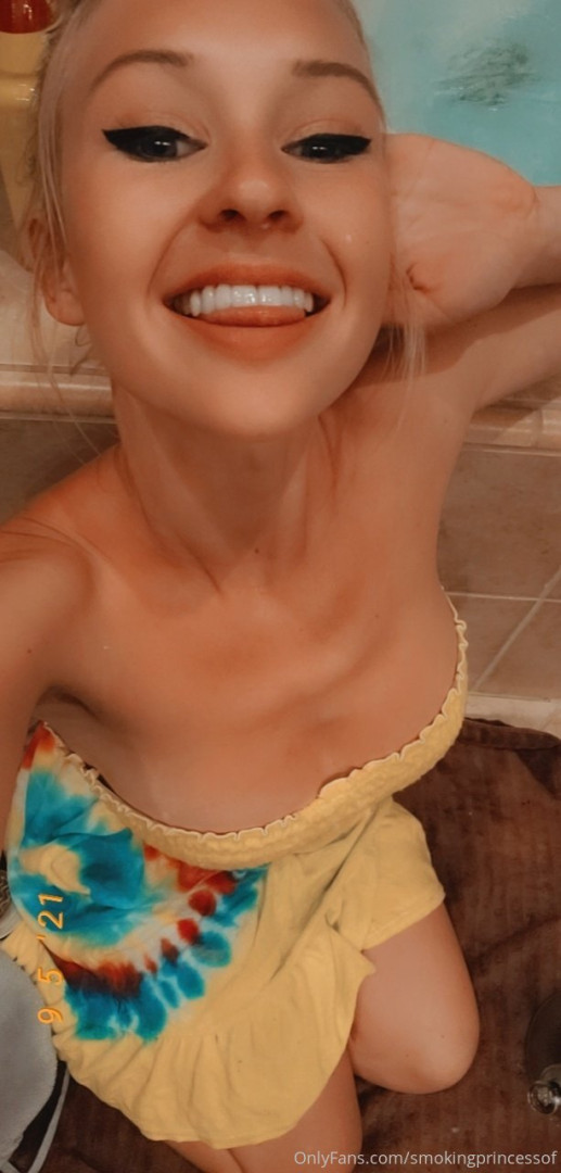 Photo by smokingprincessof published on May 17,2023 21:44:12 - BestThots