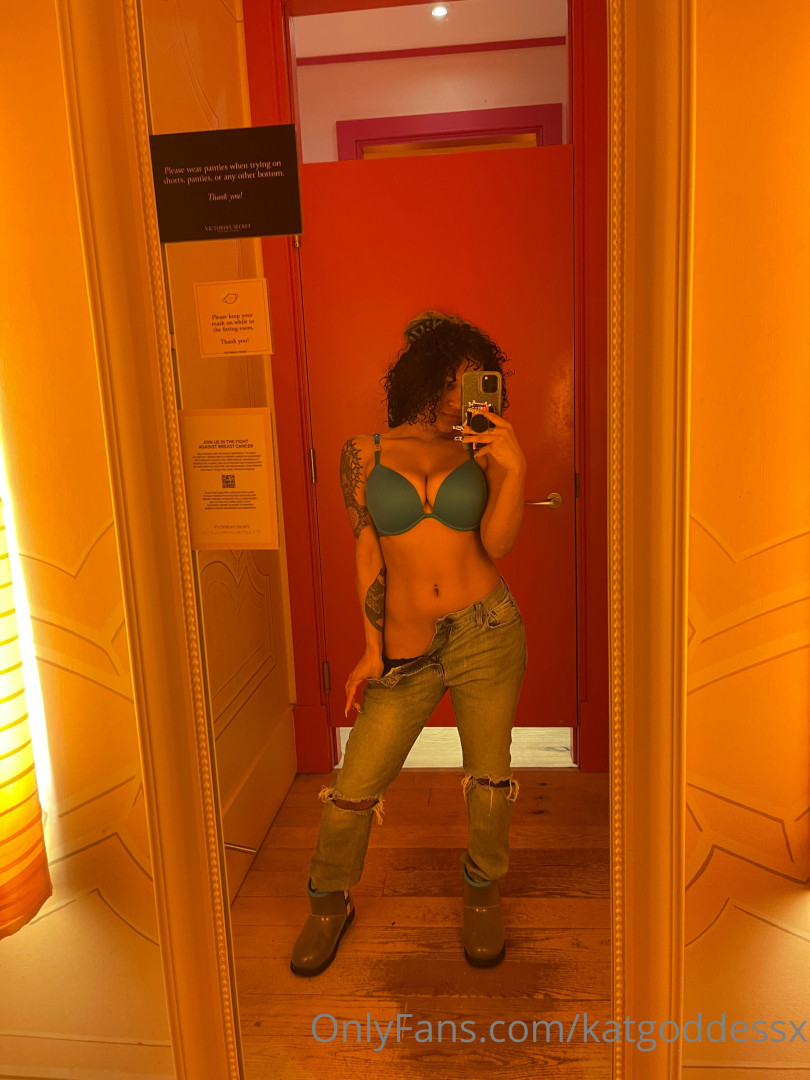 Photo by katgoddessx published on July 10,2023 01:21:57 - BestThots