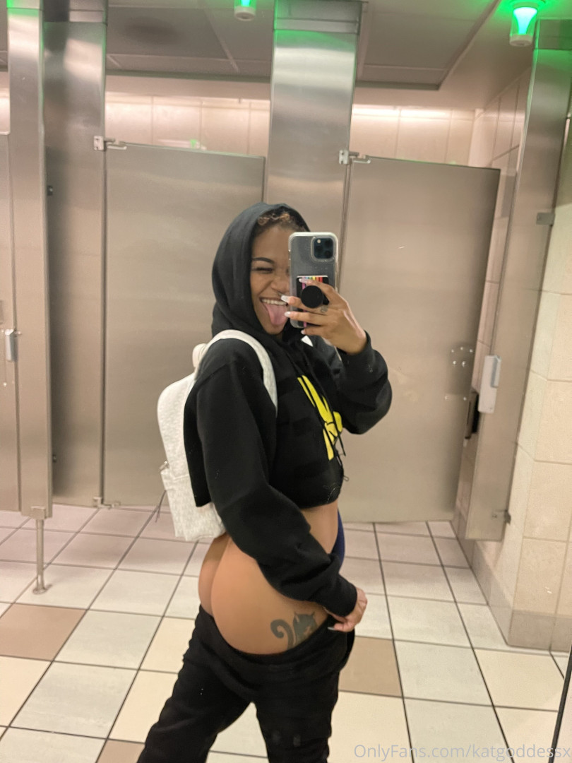 Photo by katgoddessx published on July 10,2023 01:33:53 - BestThots