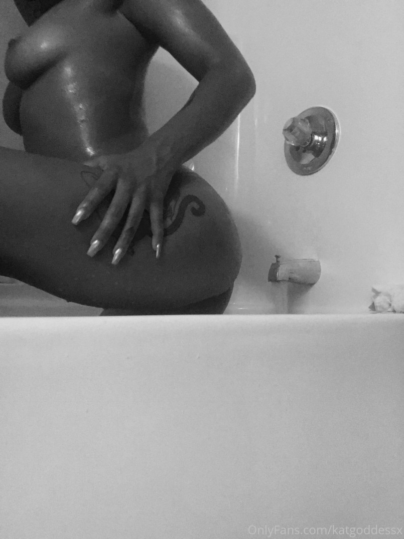 Photo by katgoddessx published on July 10,2023 01:42:32 - BestThots