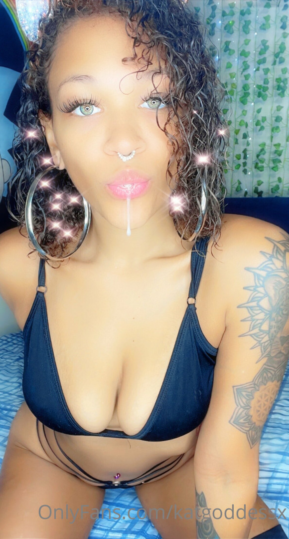 Photo by katgoddessx published on July 10,2023 01:51:10 - BestThots