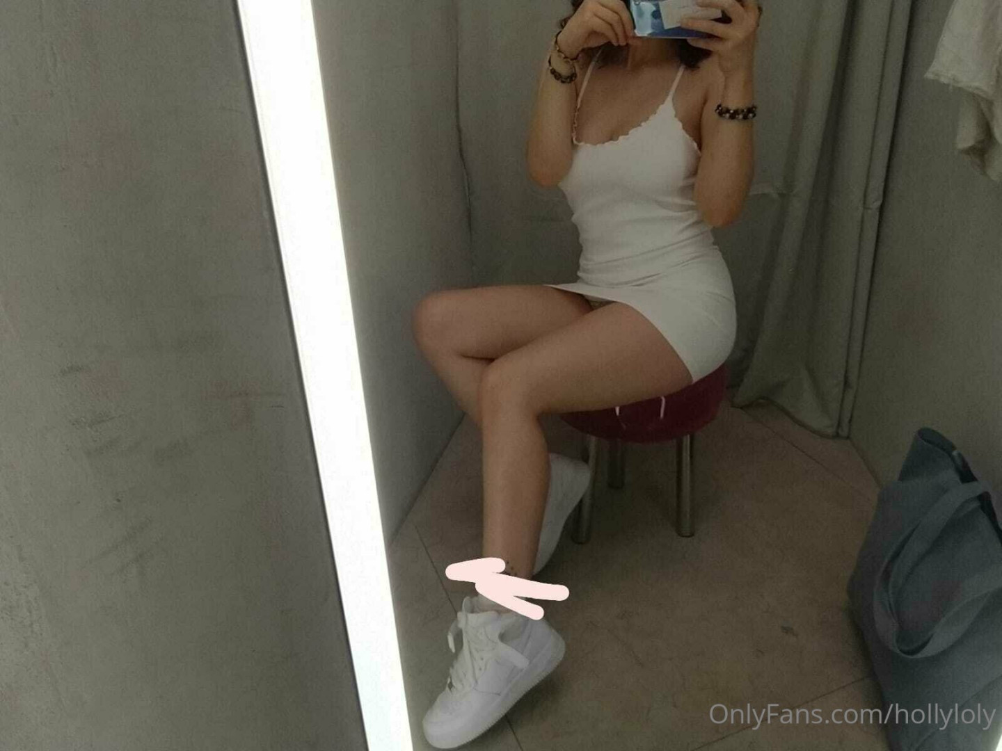 Photo by hollyloly published on May 25,2023 19:40:36 - BestThots