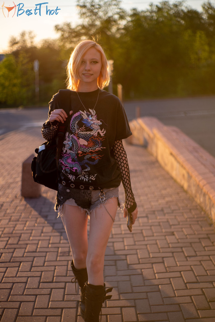 Photo by little_emo_kitten published on December 12,2024 09:47:31 - BestThots