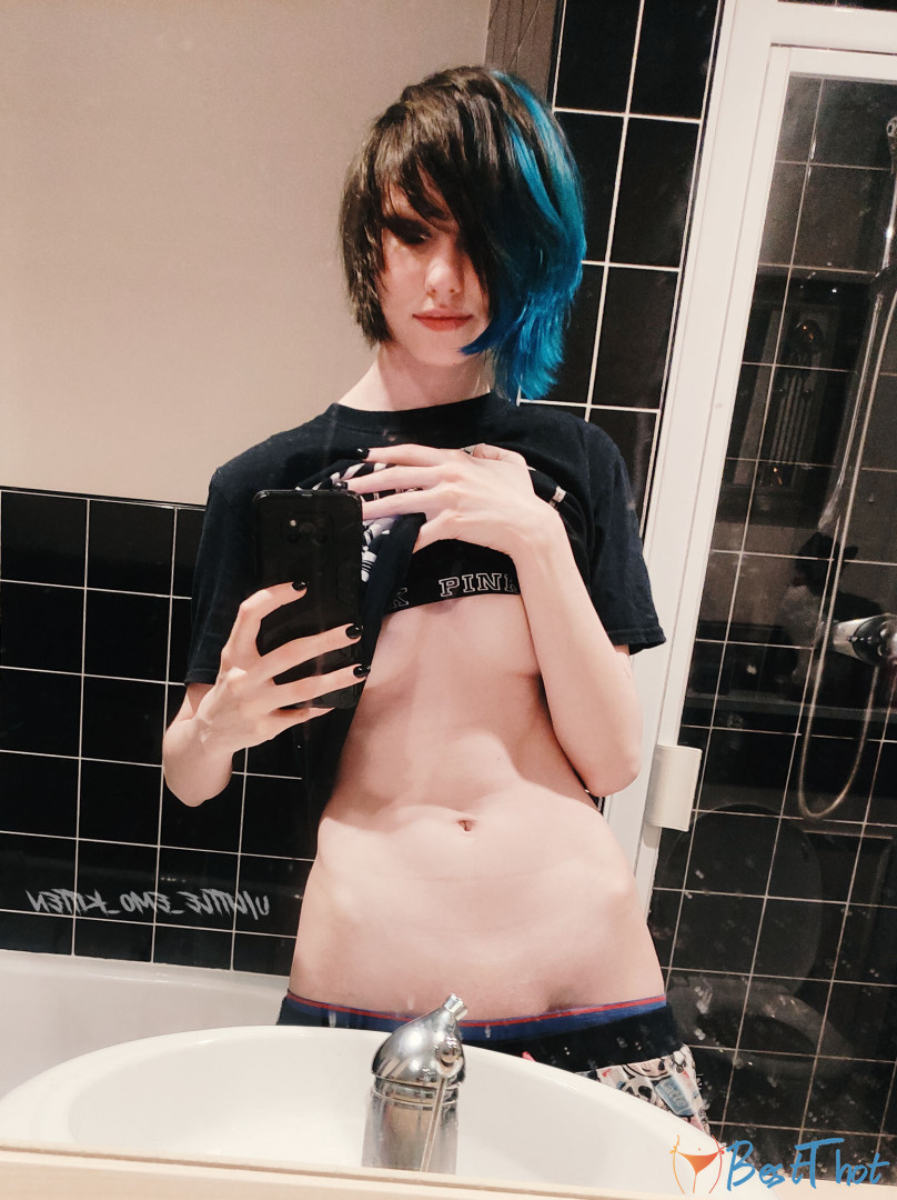 Photo by little_emo_kitten published on December 12,2024 09:48:34 - BestThots