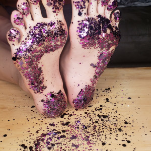 lilmisslongtoes7410 #6300549