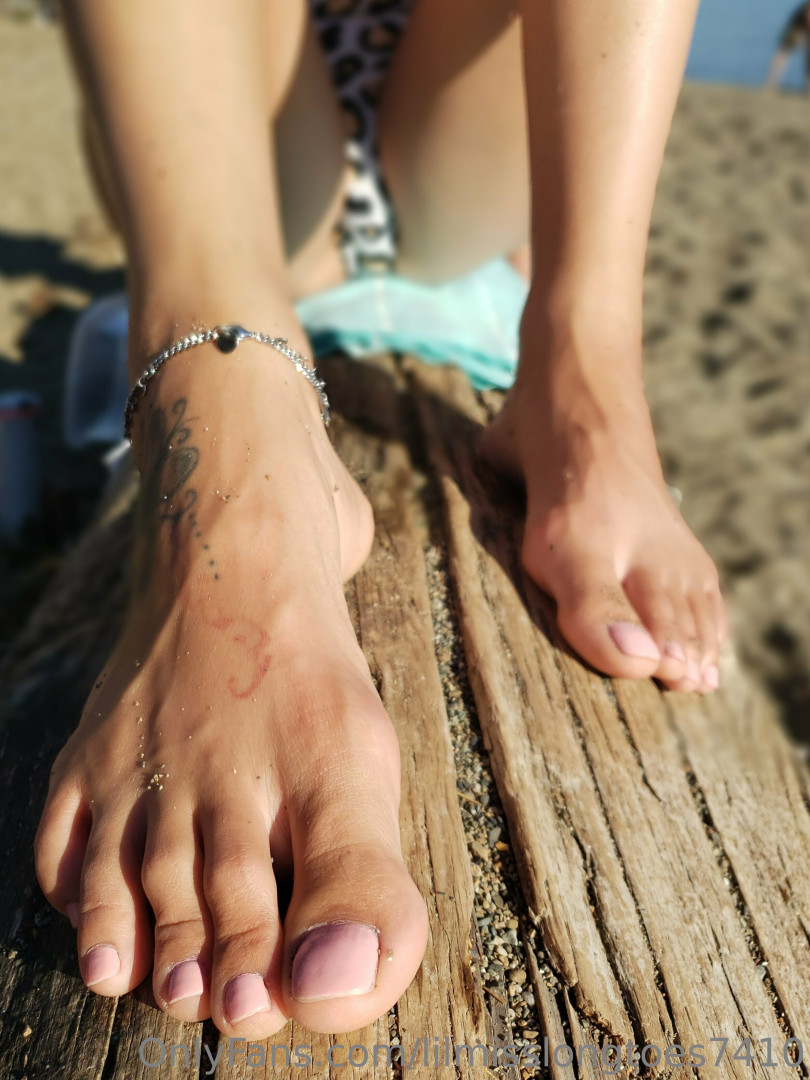 Photo by lilmisslongtoes7410 published on October 11,2023 20:11:24 - BestThots