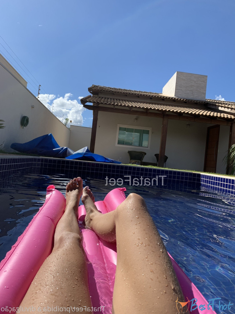 Photo by thatafeet published on December 12,2024 10:11:10 - BestThots
