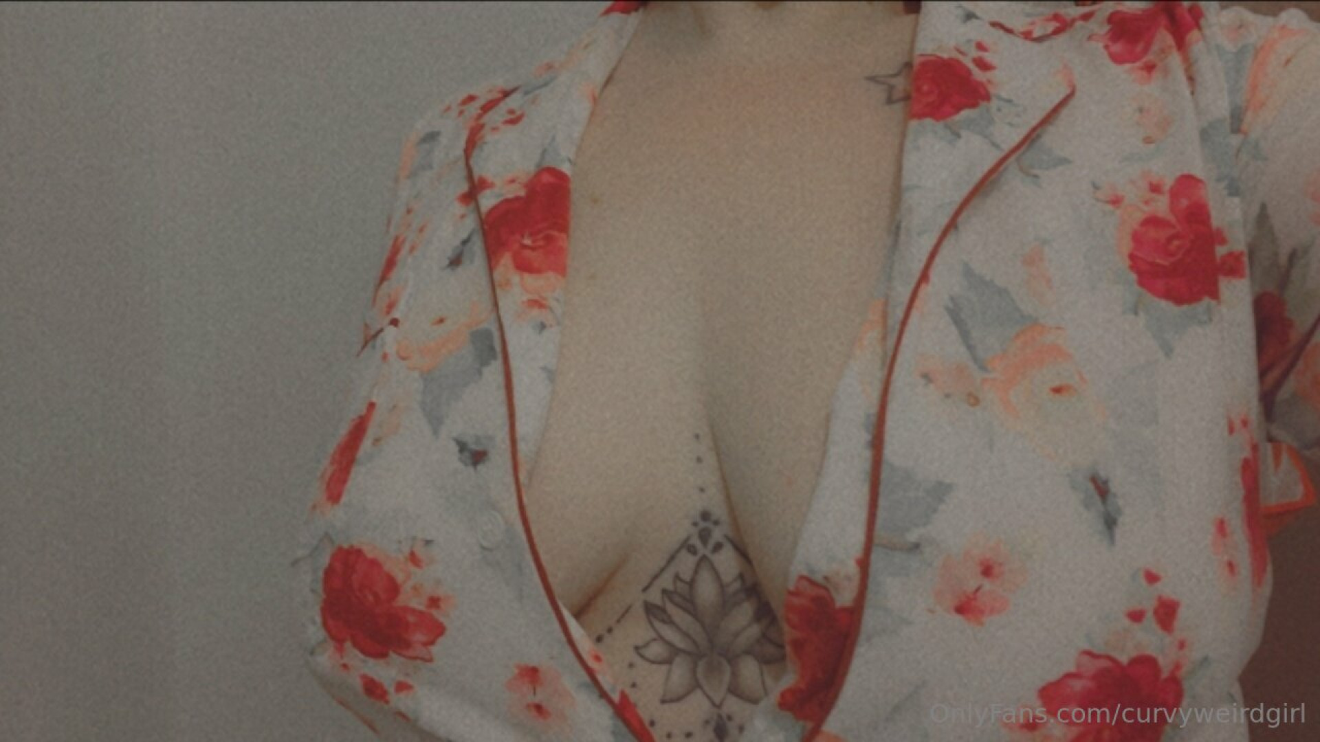 Photo by curvyweirdgirl published on July 27,2023 20:26:07 - BestThots