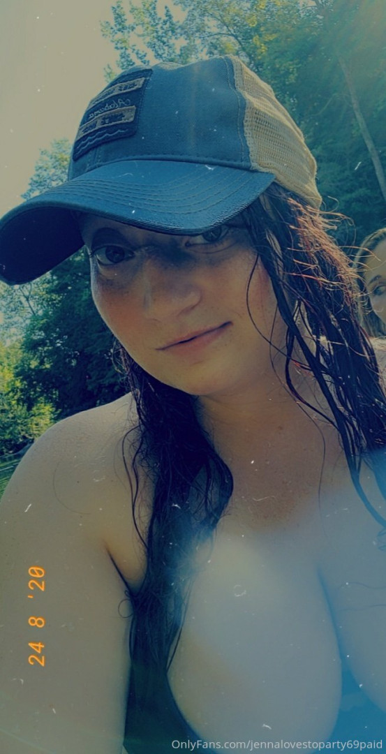 Photo by sarahyournaughtygirl69pd published on May 18,2023 09:54:38 - BestThots