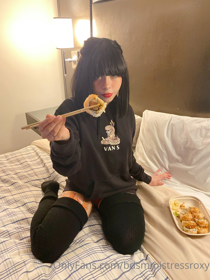 Photo by bdsmmistressroxy published on October 24,2023 21:22:54 - BestThots
