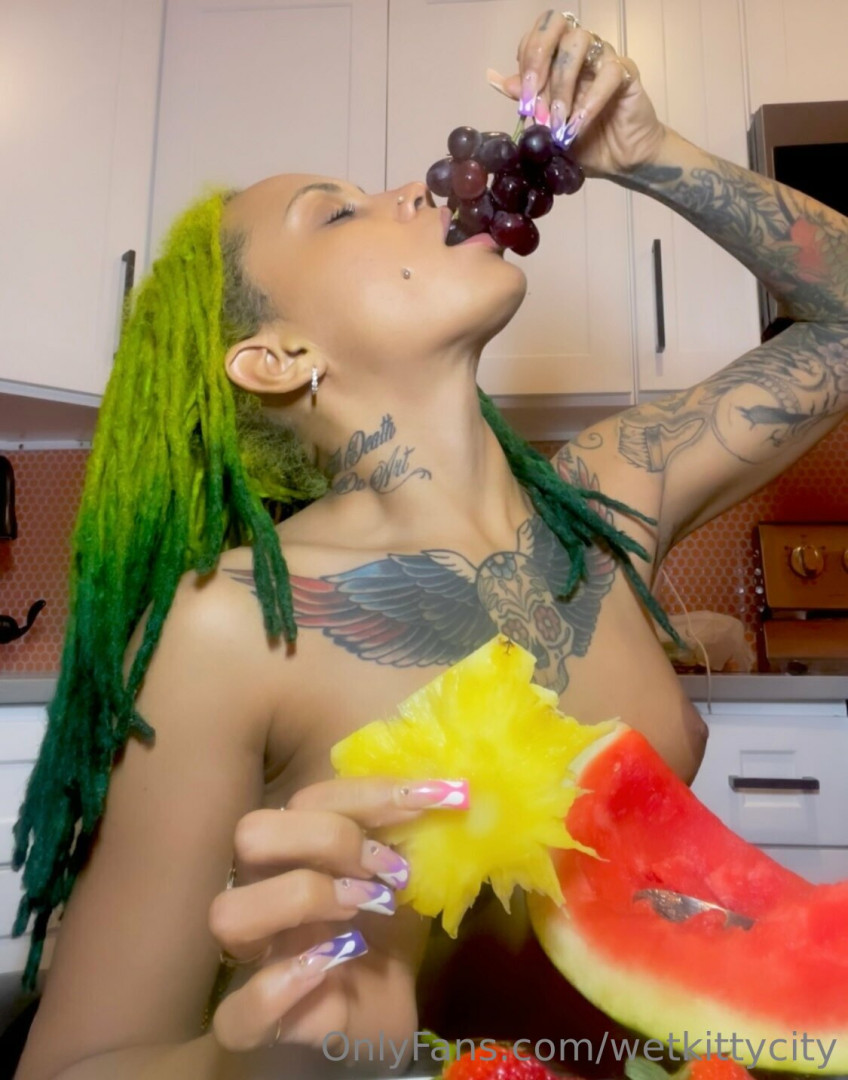 Photo by wetkittycity published on June 22,2023 11:53:38 - BestThots