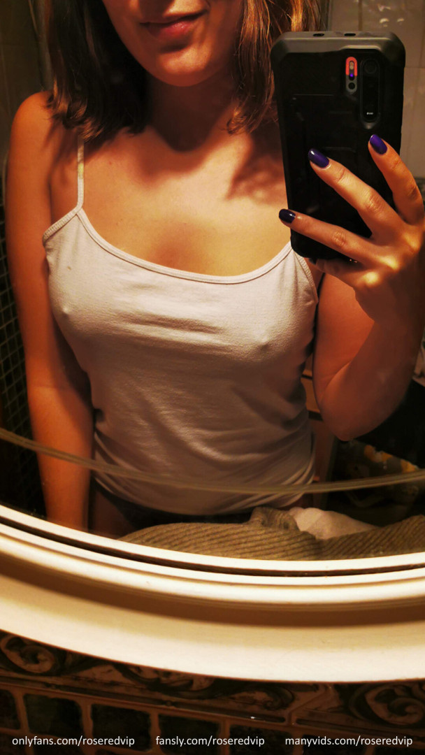 Photo by roseredfans published on November 5,2023 12:00:22 - BestThots