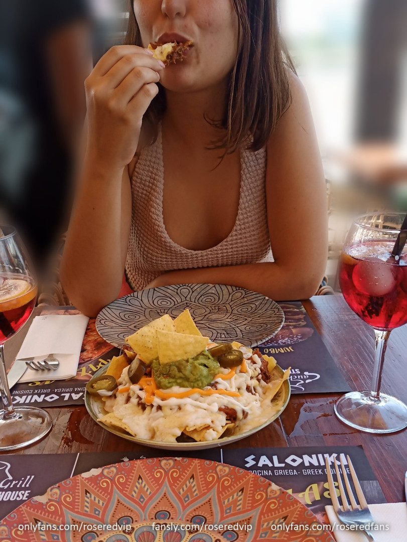 Photo by roseredfans published on November 5,2023 12:01:41 - BestThots