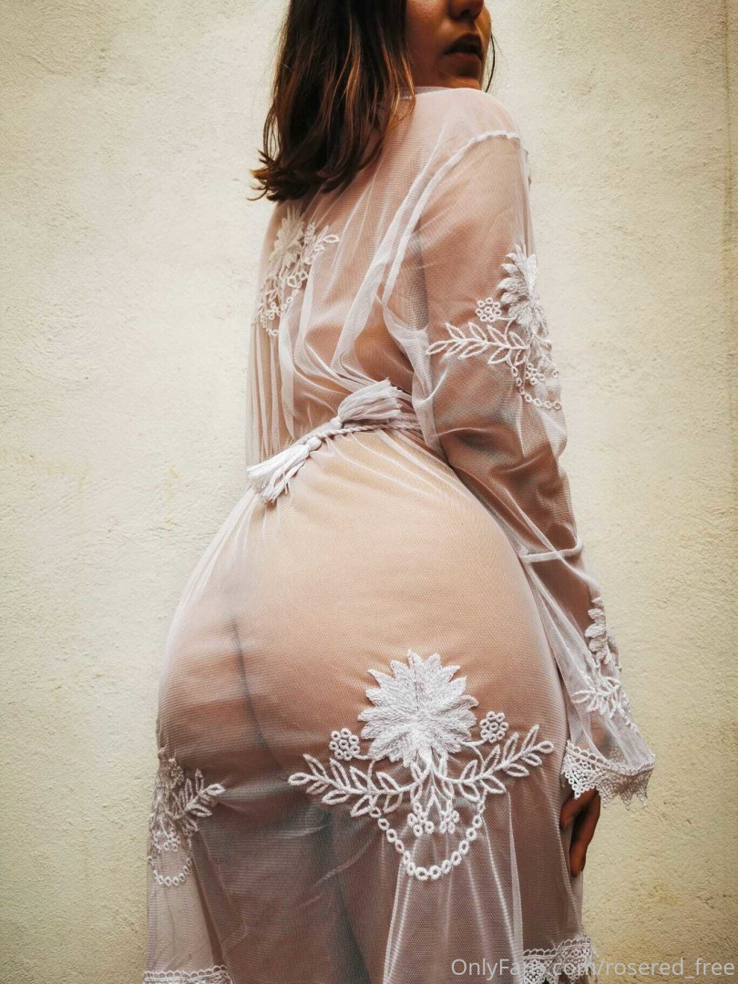 Photo by roseredfans published on November 5,2023 12:01:43 - BestThots