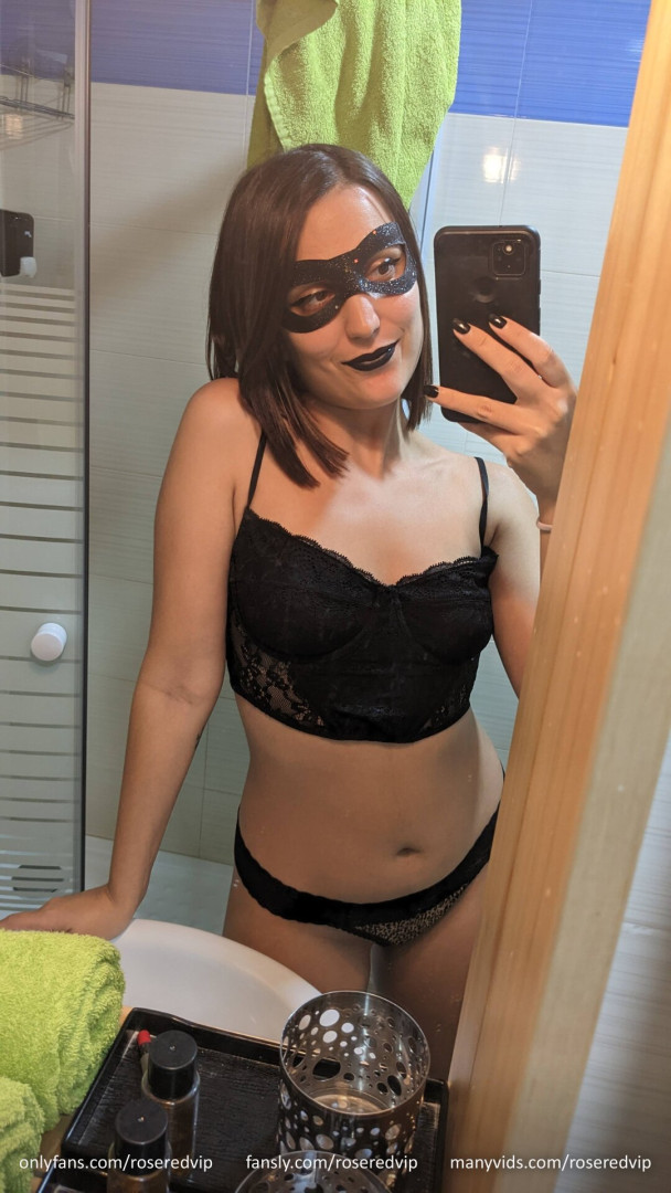 Photo by roseredfans published on November 5,2023 12:02:14 - BestThots