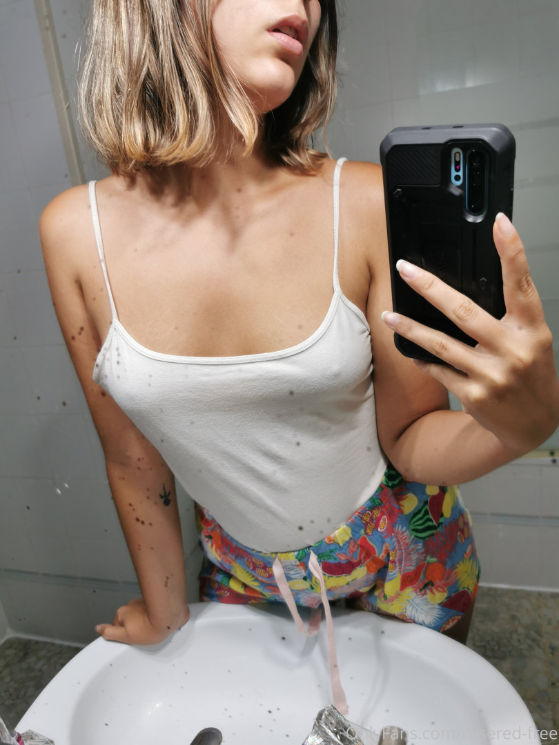 Photo by roseredfans published on November 5,2023 12:03:03 - BestThots