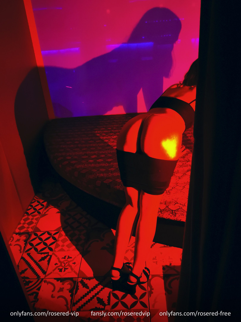 Photo by roseredfans published on November 5,2023 12:03:12 - BestThots