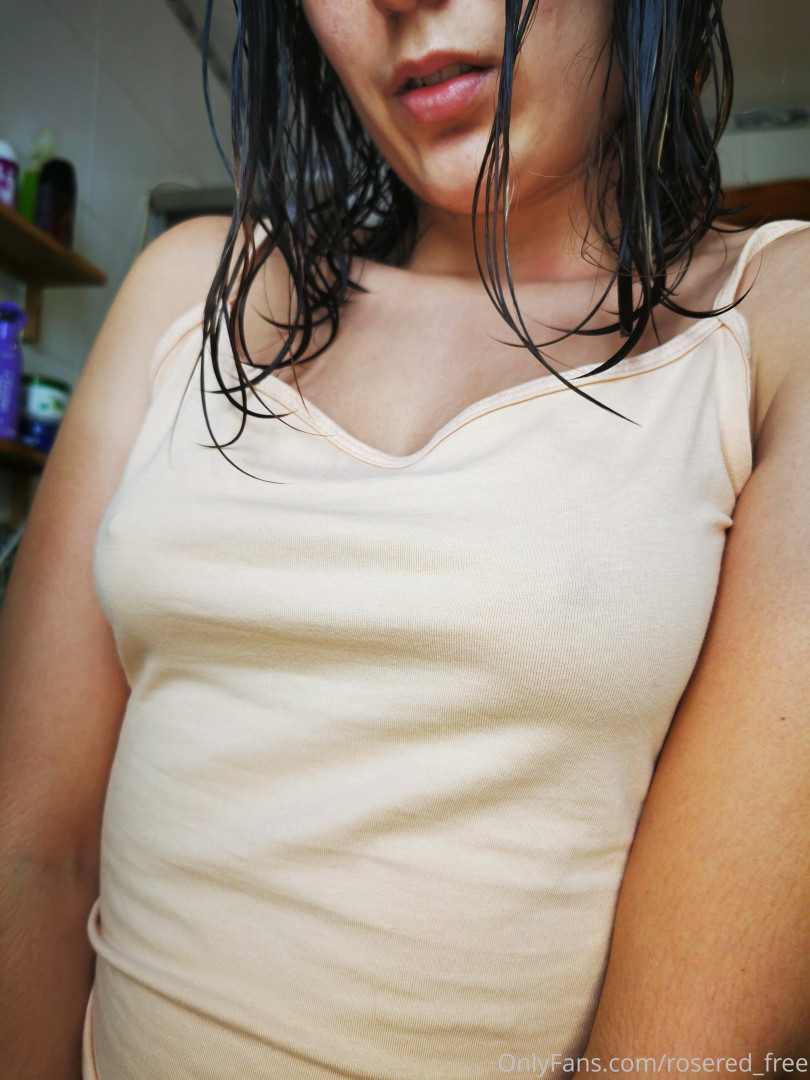 Photo by roseredfans published on November 5,2023 12:03:14 - BestThots