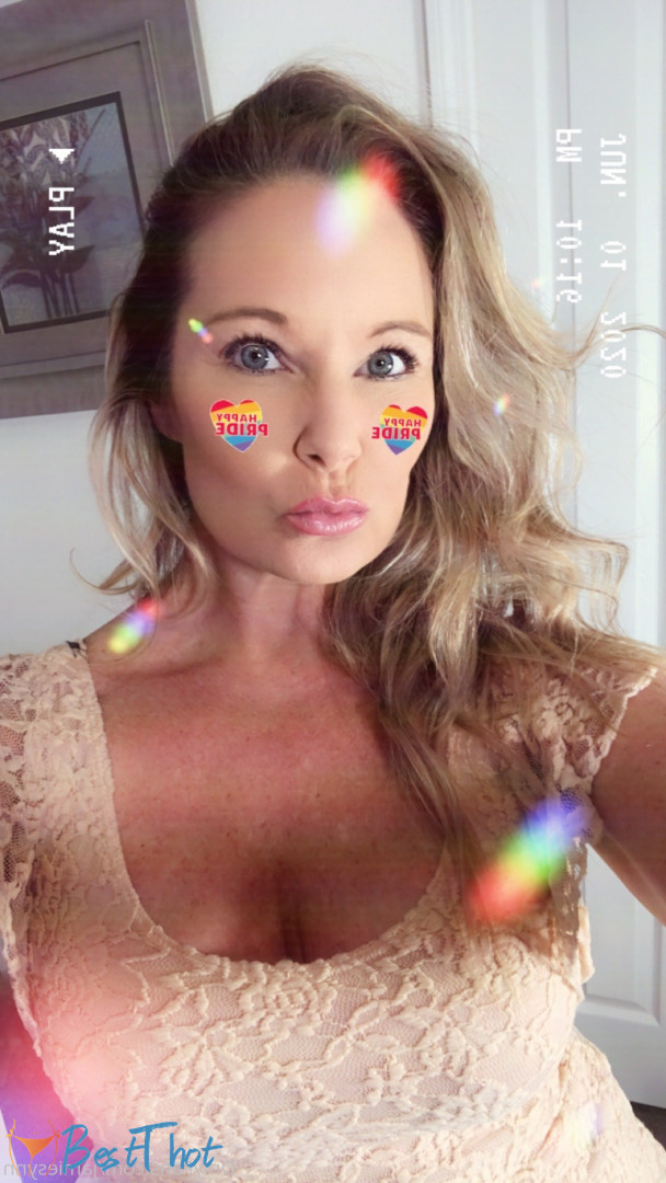 Photo by jamiesynn published on December 13,2024 10:05:07 - BestThots