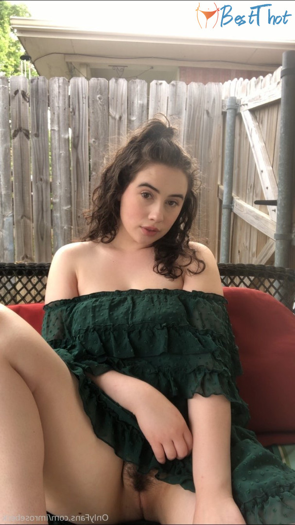 Photo by imrosebeck published on December 13,2024 09:03:36 - BestThots