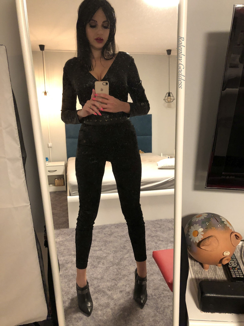 Photo by roleplayg0ddess published on October 11,2023 22:16:56 - BestThots