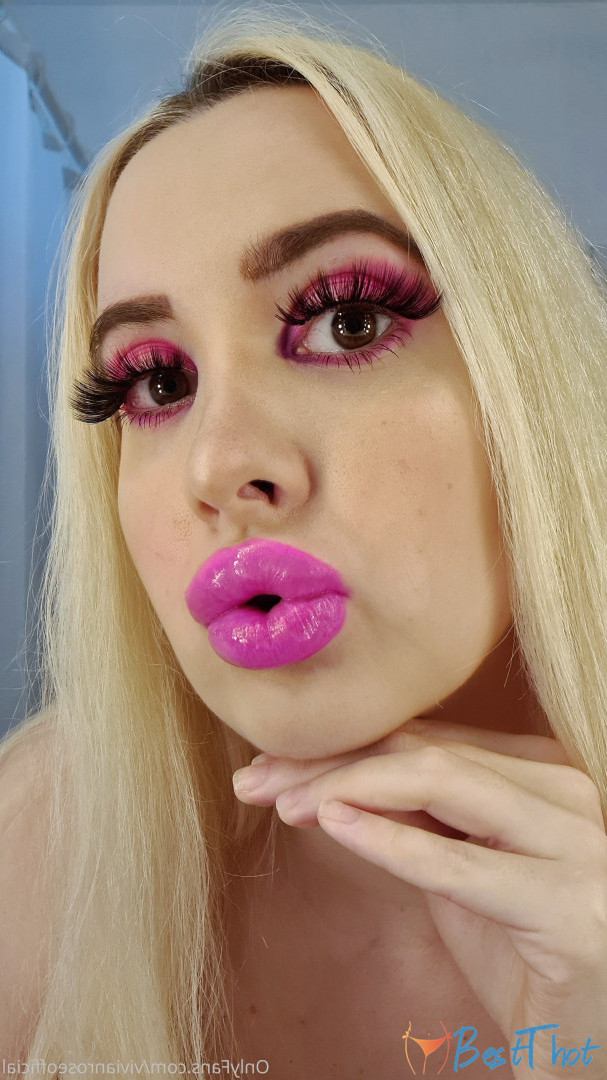 Photo by vivianroseofficial published on December 12,2024 09:52:52 - BestThots