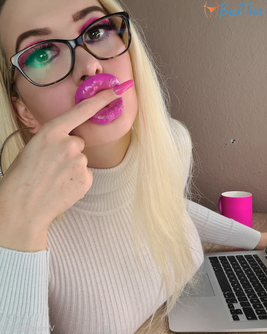 Photo by vivianroseofficial published on December 12,2024 09:53:19 - BestThots