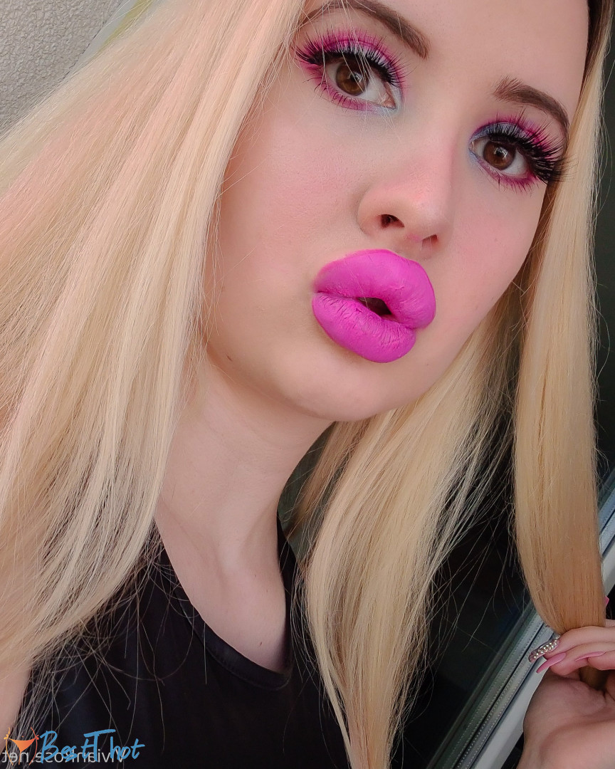 Photo by vivianroseofficial published on December 12,2024 09:53:29 - BestThots