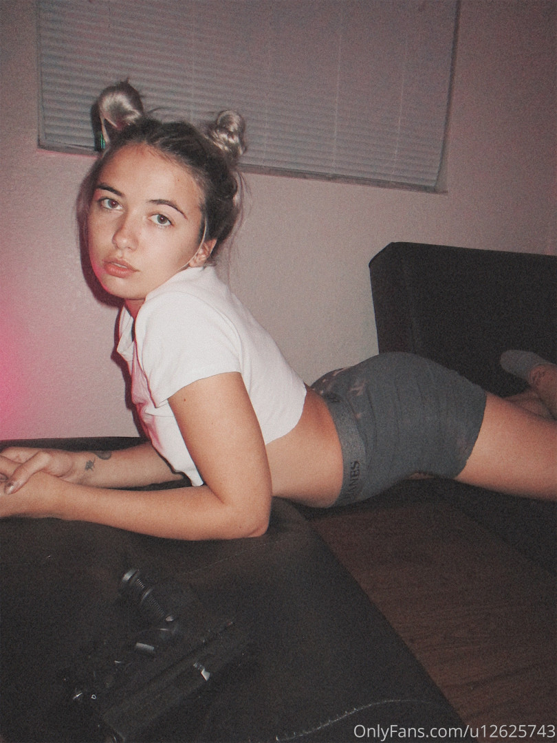 Photo by filthyfilmbyfaith published on January 15,2024 06:00:23 - BestThots