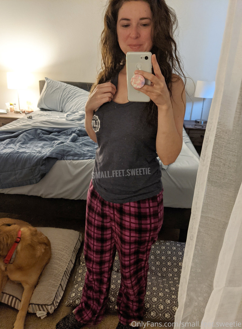 Photo by small.feet.sweetie published on May 17,2023 22:08:35 - BestThots