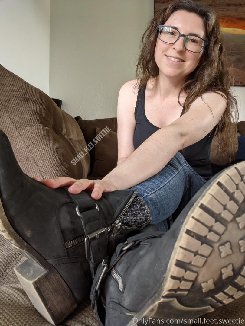 Photo by small.feet.sweetie published on May 17,2023 22:08:49 - BestThots