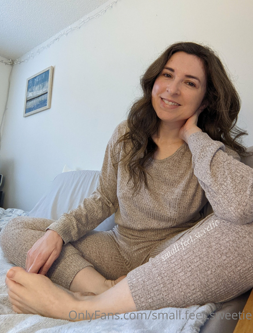 Photo by small.feet.sweetie published on May 17,2023 22:09:36 - BestThots