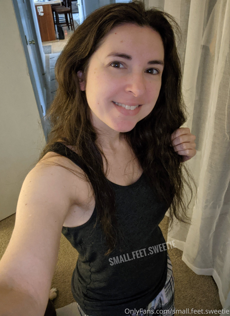 Photo by small.feet.sweetie published on May 17,2023 22:09:45 - BestThots