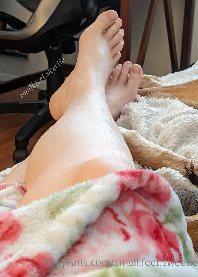 Photo by small.feet.sweetie published on May 17,2023 22:09:49 - BestThots